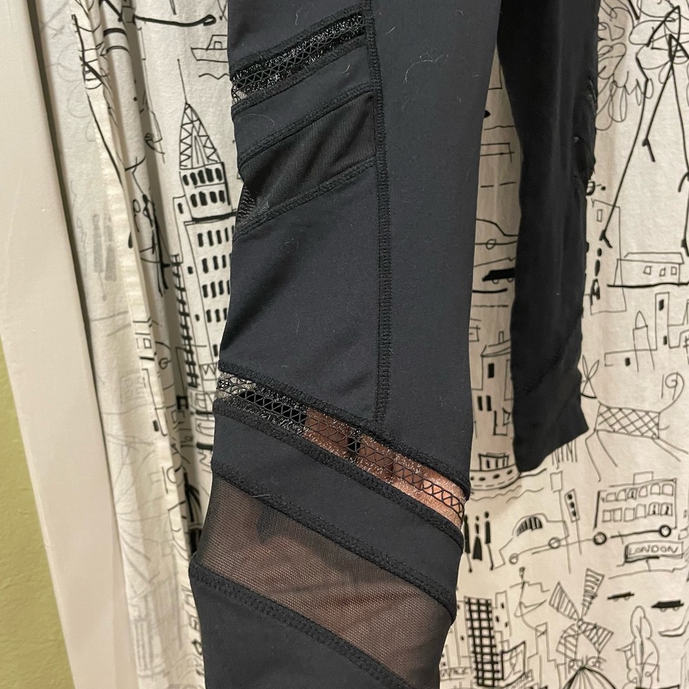 Avia Full Length Mesh & Lace Leg Cutout Insets Black Legging Sz XS / XCH 0-2 - Picture 3 of 14